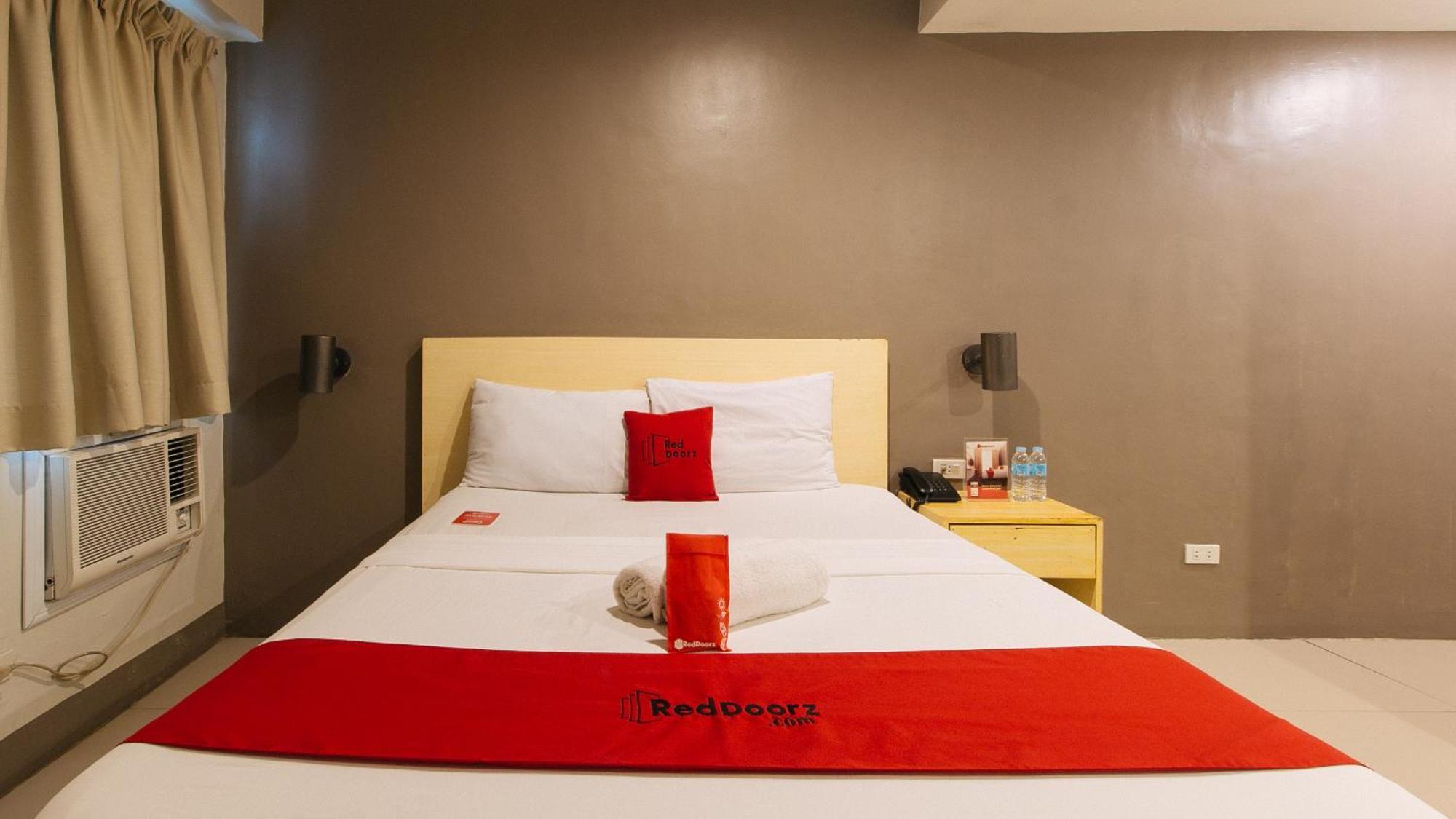Reddoorz At Samat Mandaluyong Hotel Ngoại thất bức ảnh