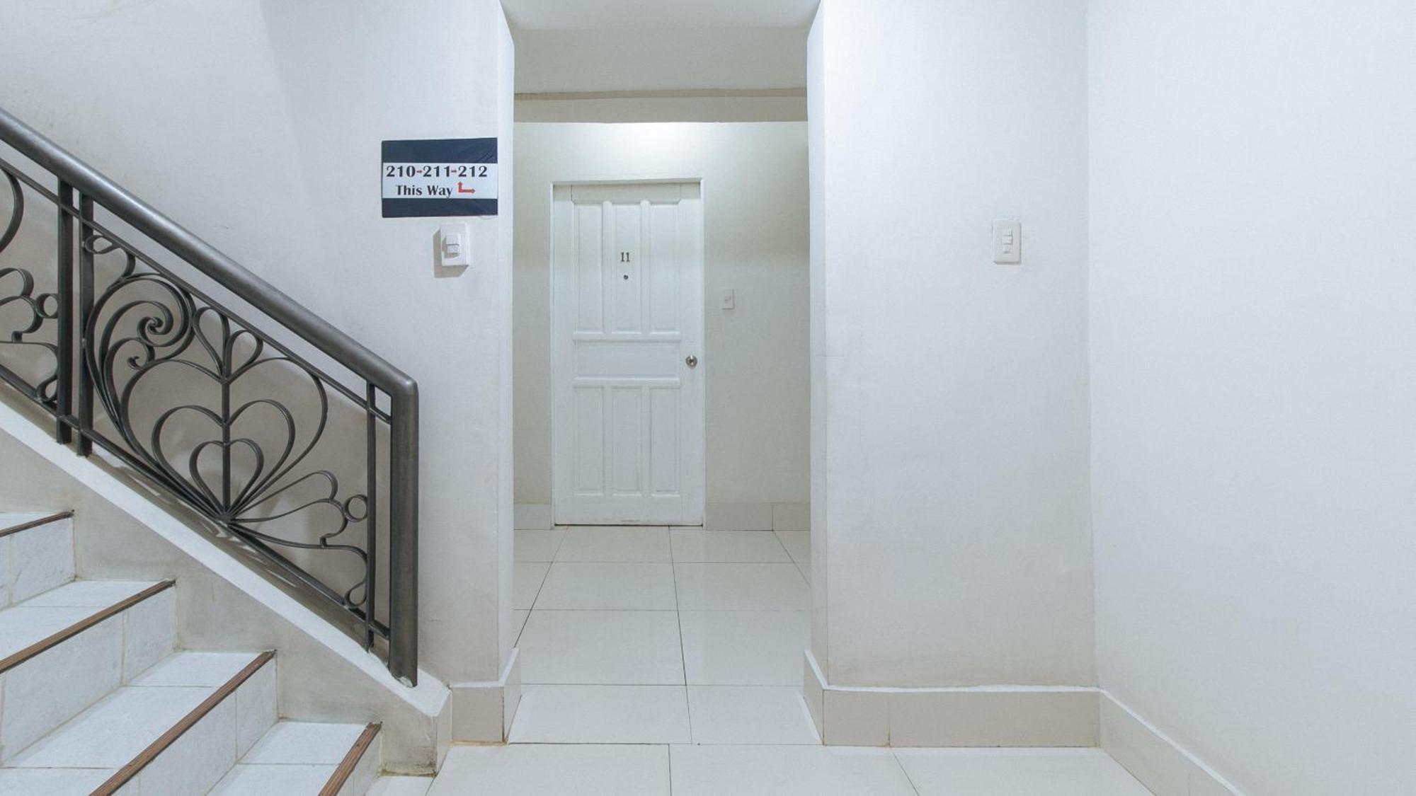 Reddoorz At Samat Mandaluyong Hotel Ngoại thất bức ảnh