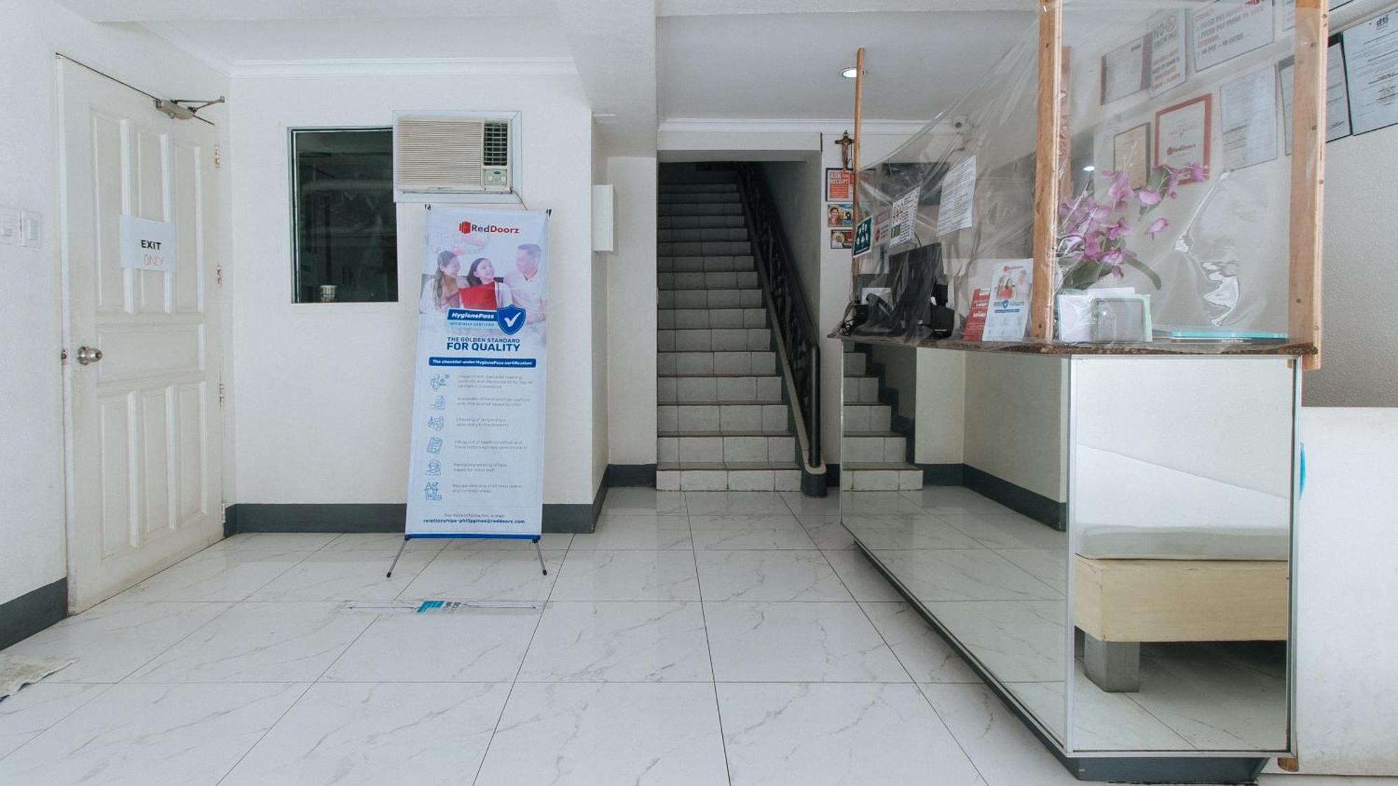 Reddoorz At Samat Mandaluyong Hotel Ngoại thất bức ảnh