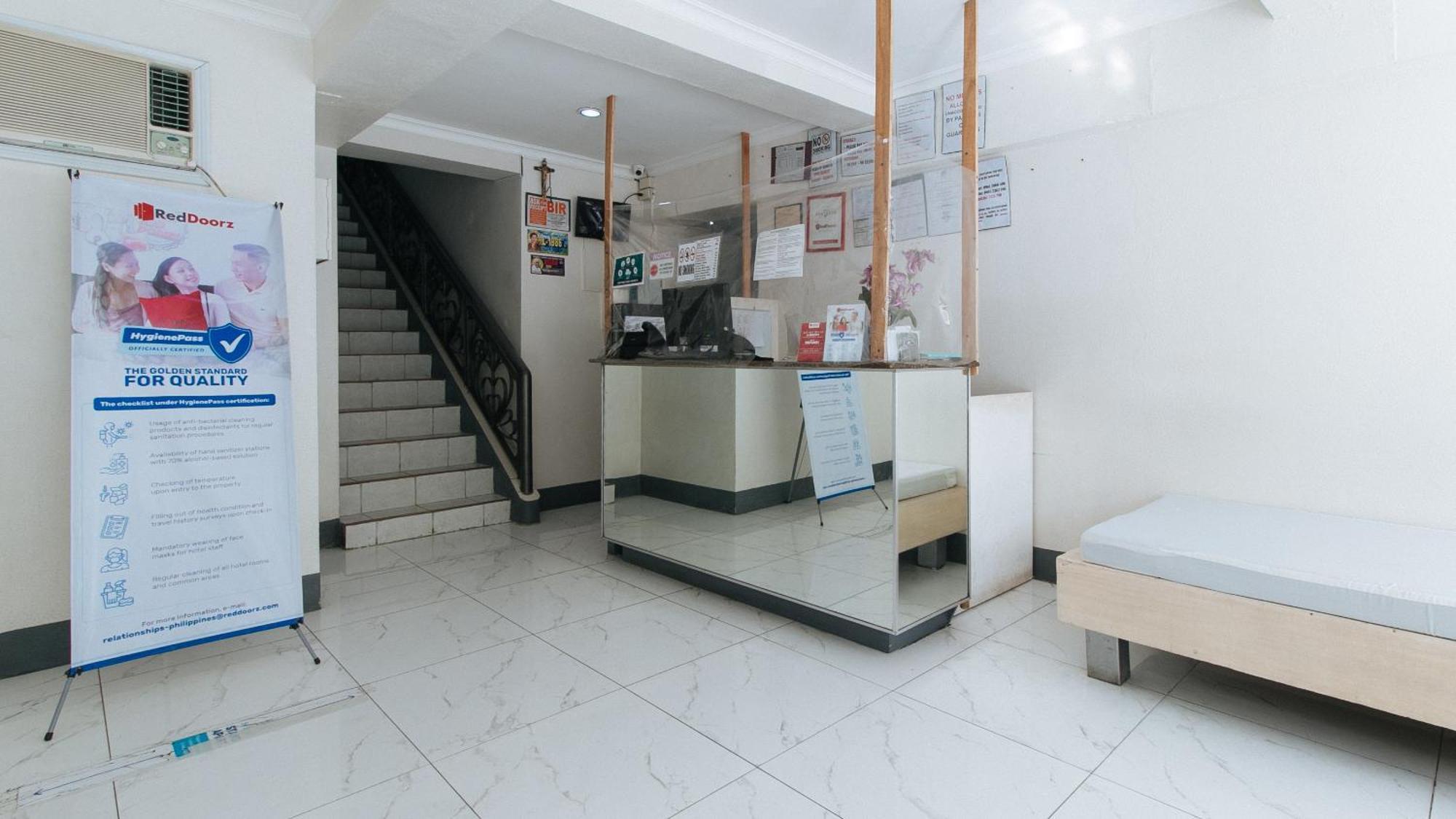 Reddoorz At Samat Mandaluyong Hotel Ngoại thất bức ảnh
